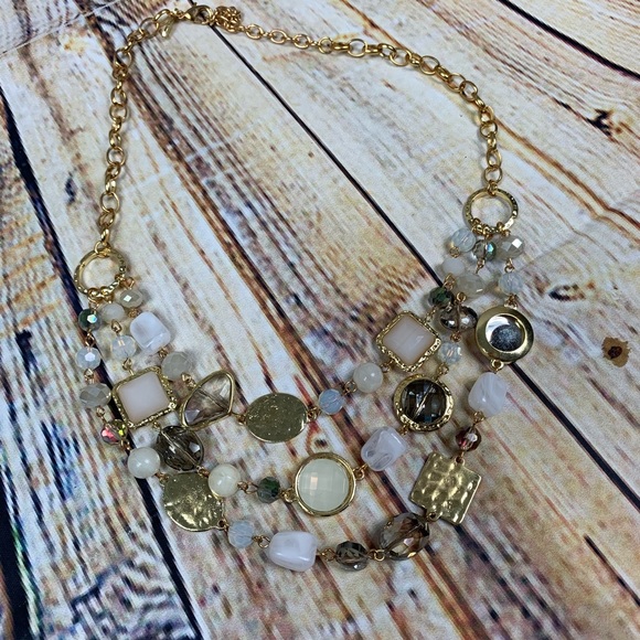 Jewelry - Stunning layered necklace